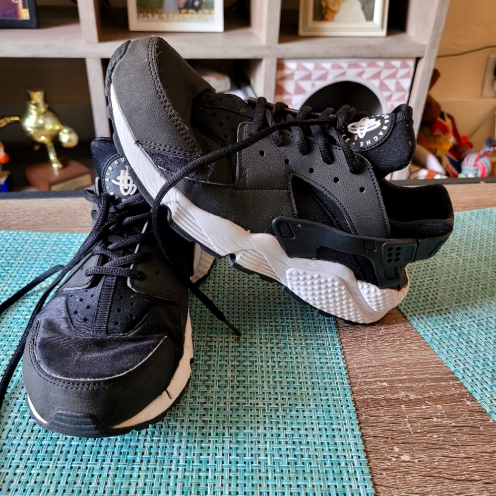Nike huarache women's 10 no box